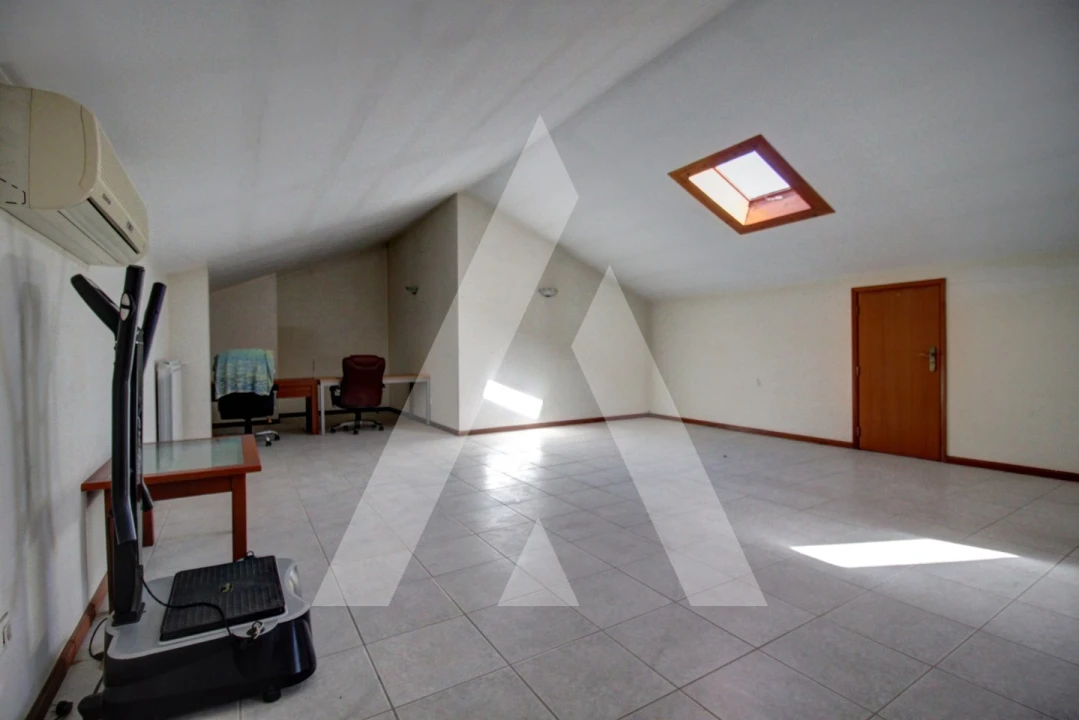 Apartamento T4 para Venda em Oiã Foto 26