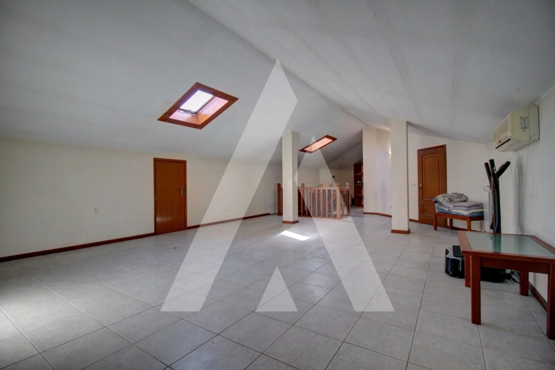 Apartamento T4 para Venda em Oiã Foto 27