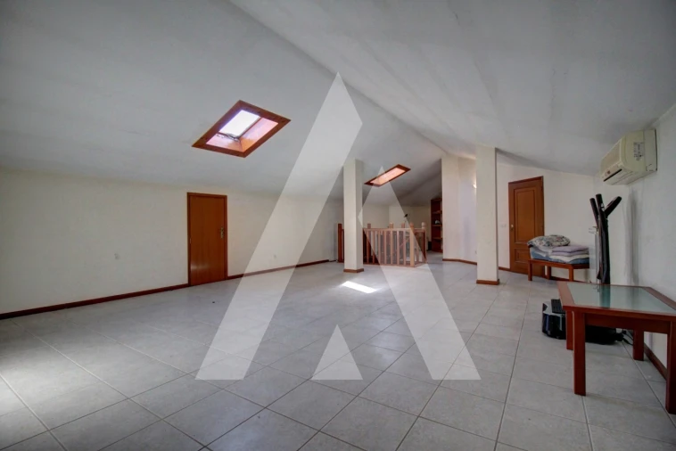 Apartamento T4 para Venda em Oiã Foto 27