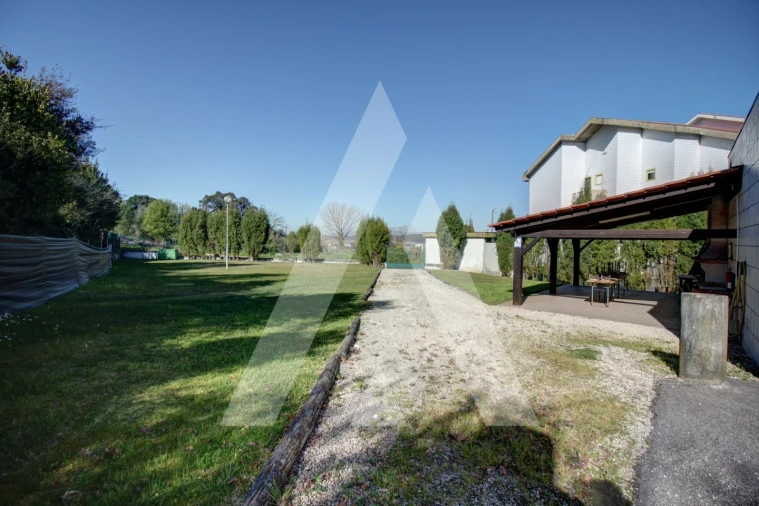 Apartamento T4 para Venda em Oiã Foto 30