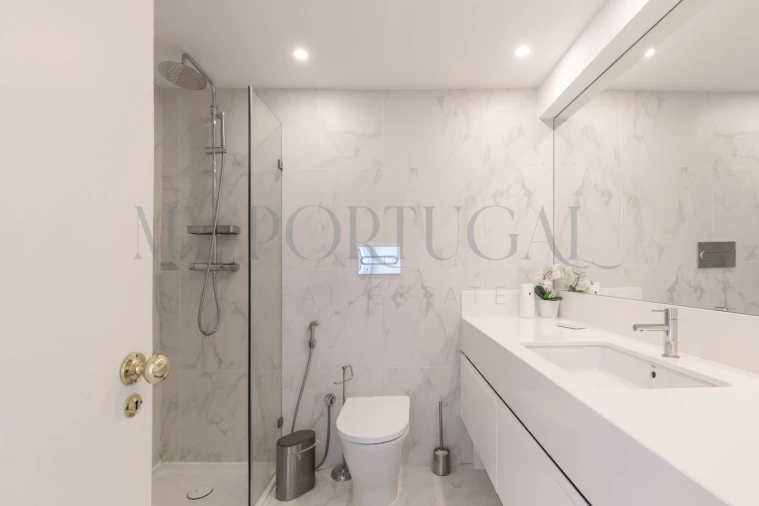 Apartamento T2 para Venda em Misericórdia Foto 16