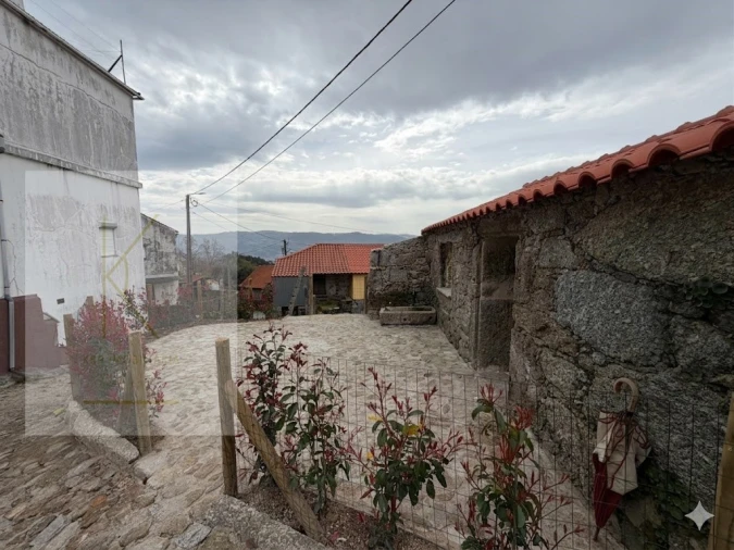 Moradia para Venda em Refoios do Lima Foto 12