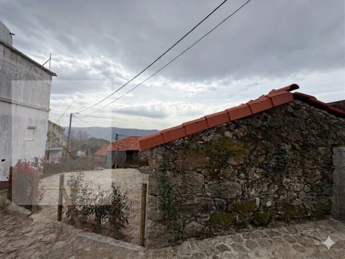 Moradia para Venda em Refoios do Lima Foto 13