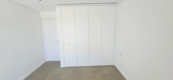 Moradia T4 para Venda em Quarteira