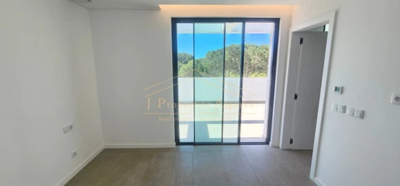 Moradia T4 para Venda em Quarteira