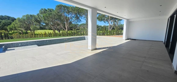 Moradia T4 para Venda em Quarteira