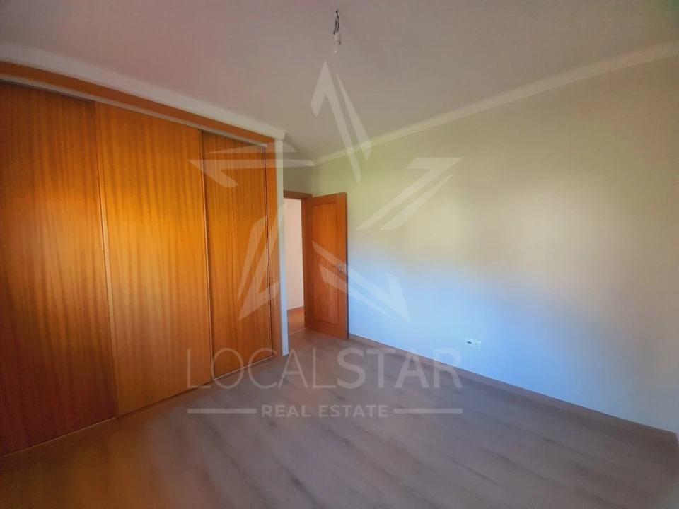 Moradia T3 para Venda em Salir de Matos Foto 18