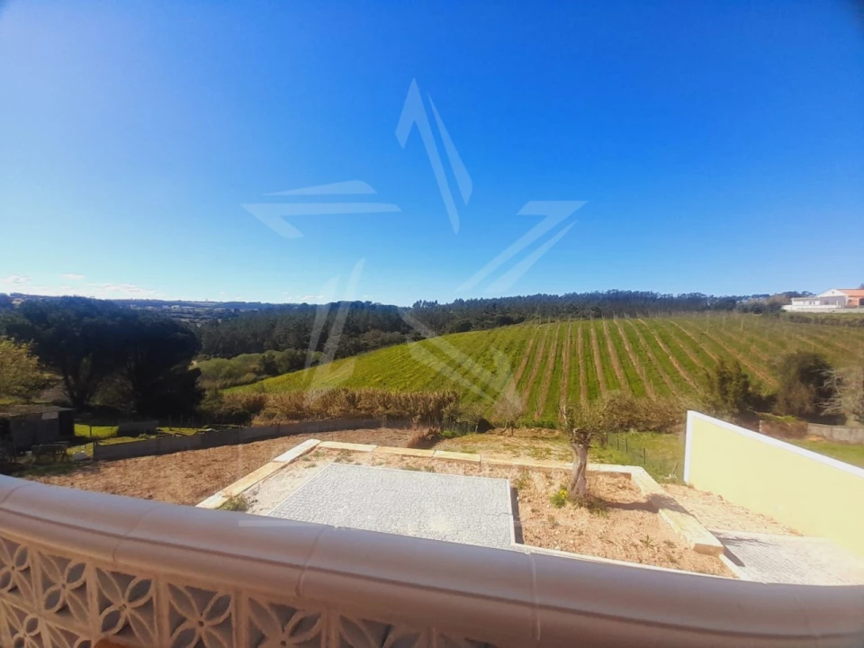 Moradia T3 para Venda em Salir de Matos Foto 15