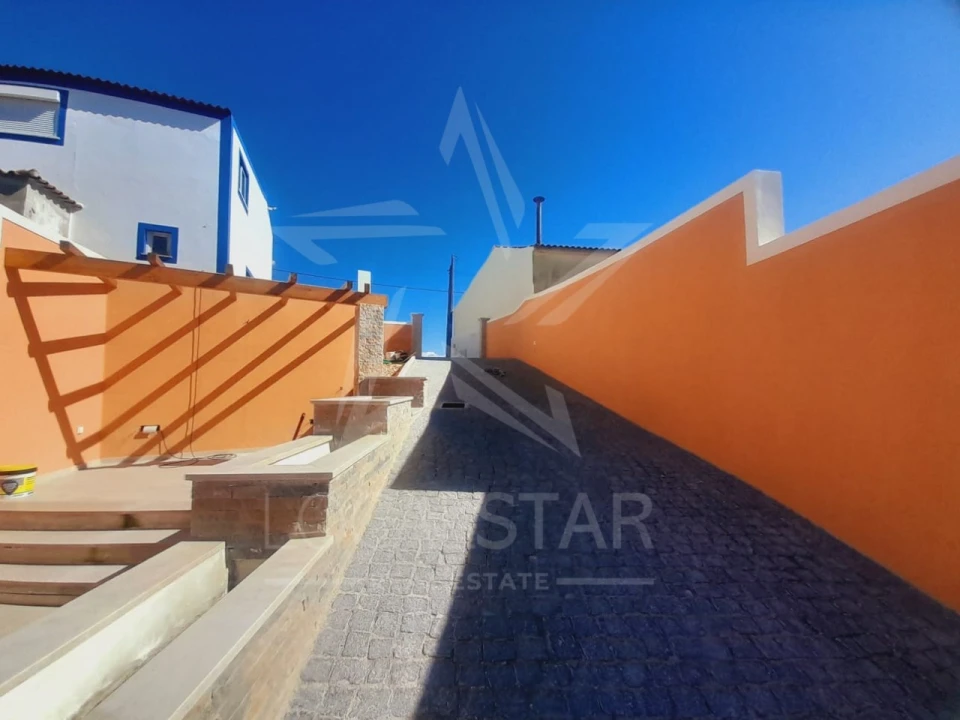 Moradia T3 para Venda em Salir de Matos Foto 22