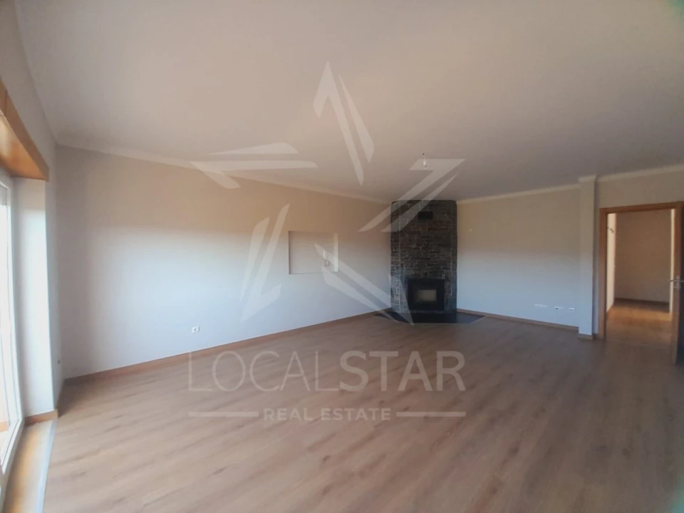 Moradia T3 para Venda em Salir de Matos Foto 11