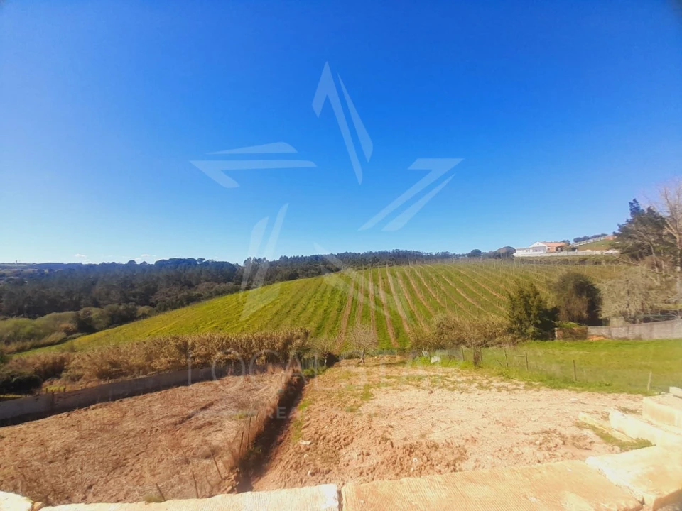 Moradia T3 para Venda em Salir de Matos Foto 31