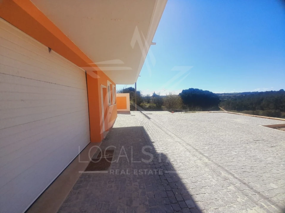 Moradia T3 para Venda em Salir de Matos Foto 43