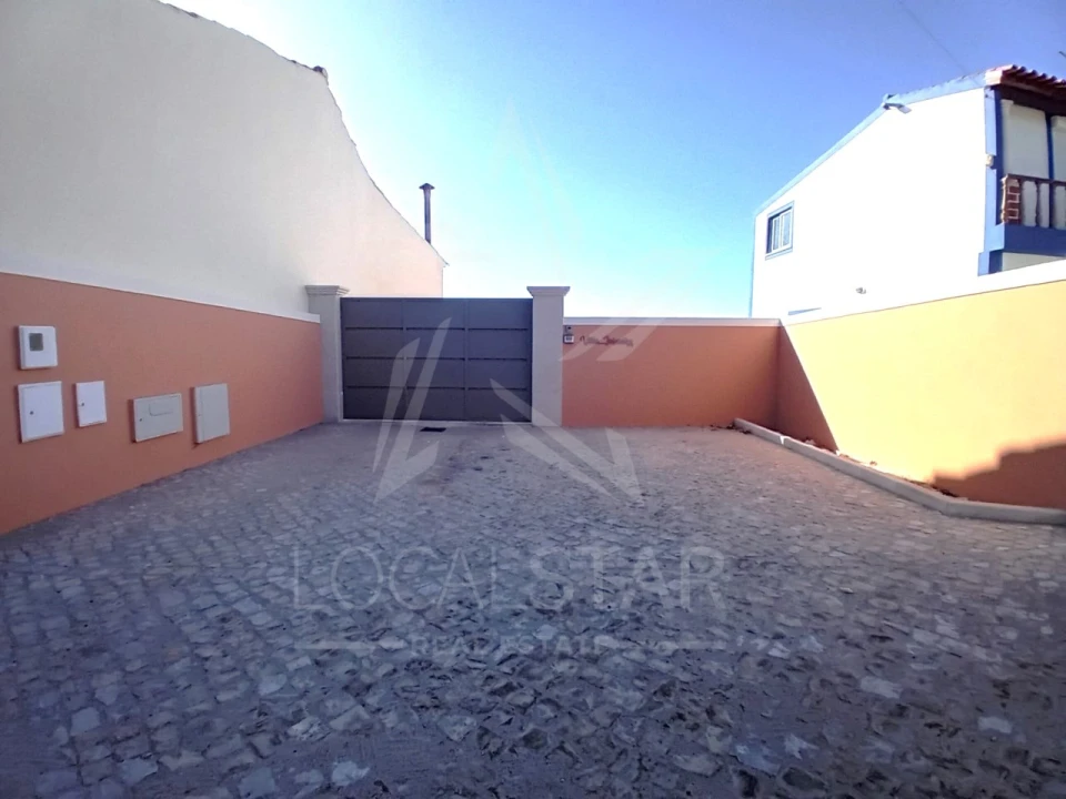 Moradia T3 para Venda em Salir de Matos Foto 49