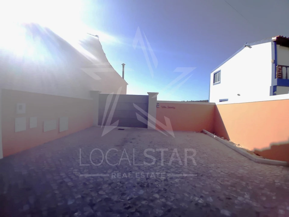 Moradia T3 para Venda em Salir de Matos Foto 53