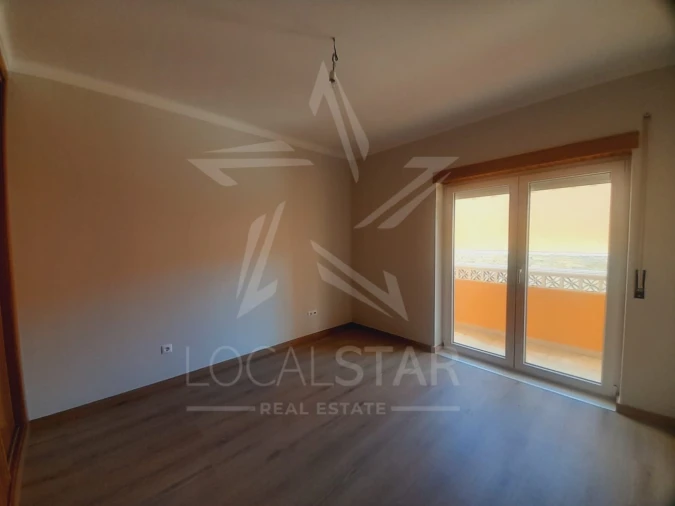 Moradia T3 para Venda em Salir de Matos Foto 16