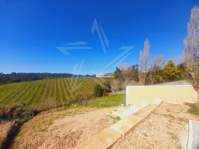 Moradia T3 para Venda em Salir de Matos Foto 29