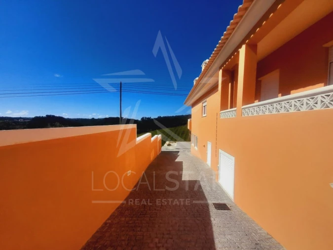 Moradia T3 para Venda em Salir de Matos Foto 32