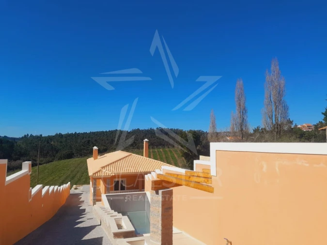 Moradia T3 para Venda em Salir de Matos