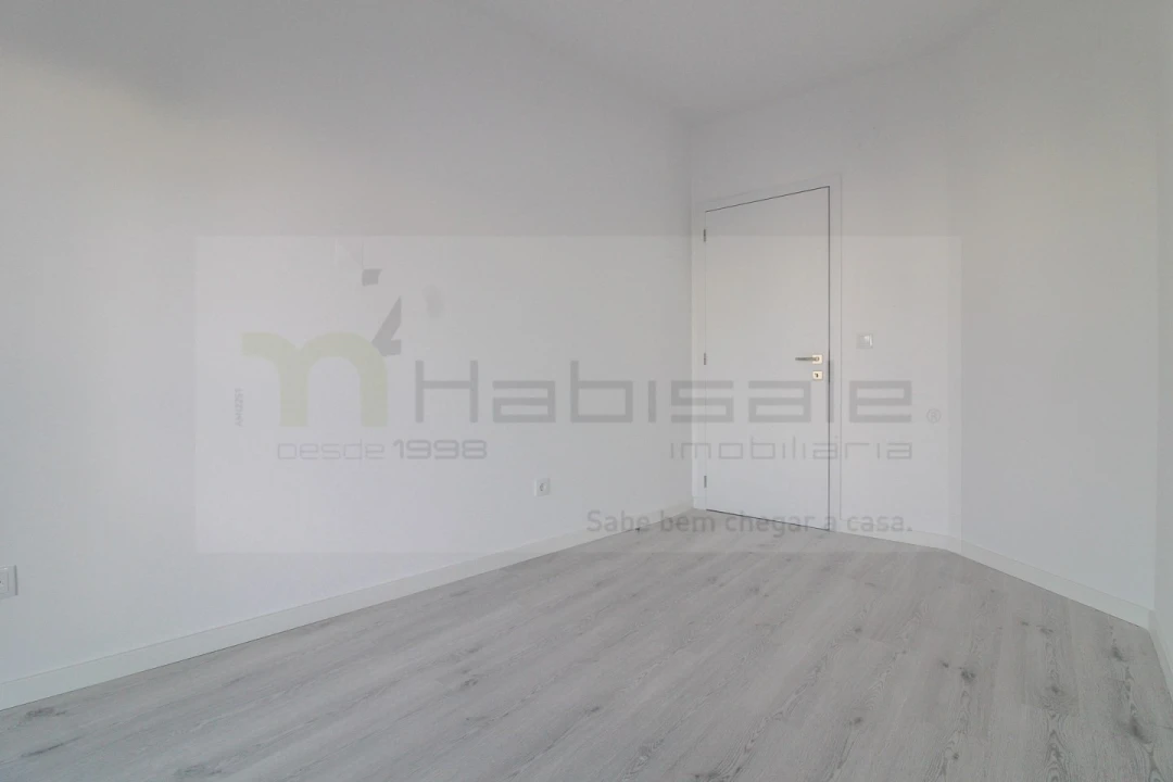 Apartamento T3 para Venda em Corroios Foto 19