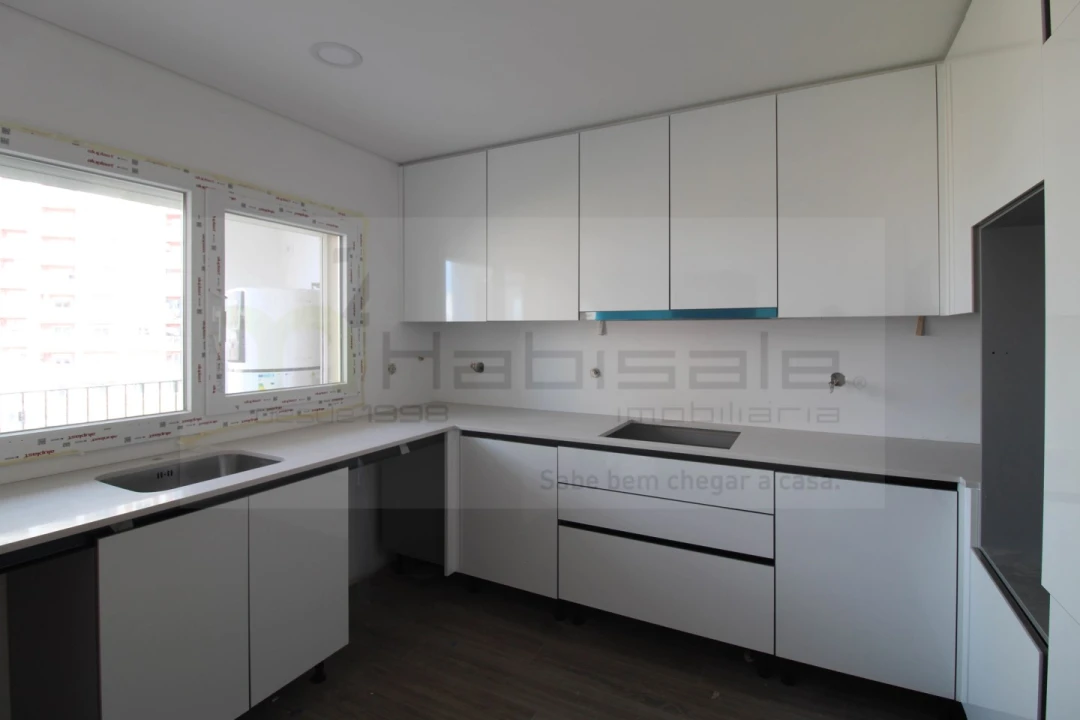 Apartamento T3 para Venda em Corroios Foto 3