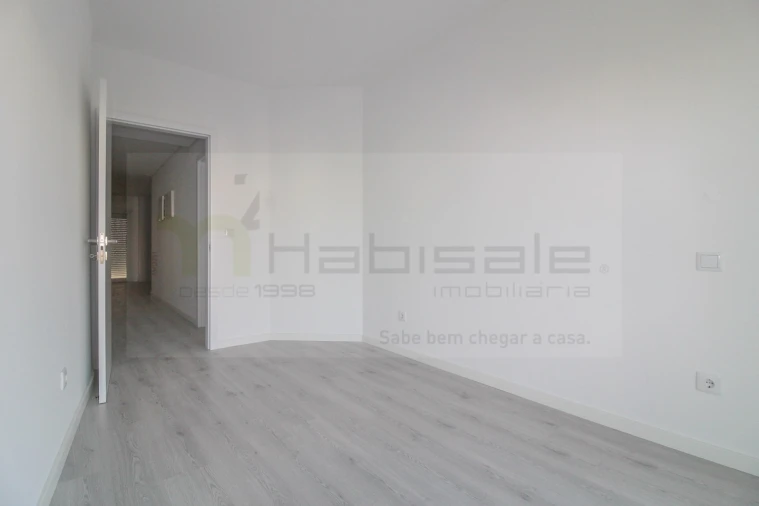 Apartamento T3 para Venda em Corroios Foto 18