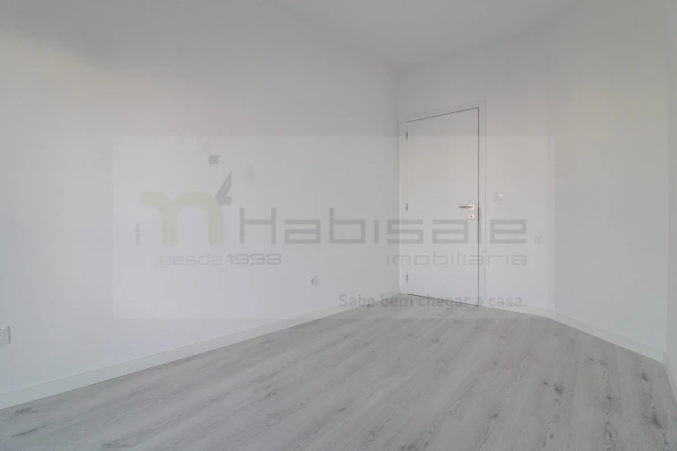 Apartamento T3 para Venda em Corroios Foto 19