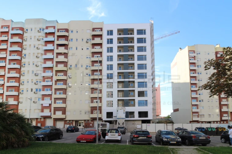 Apartamento T3 para Venda em Corroios Foto 23