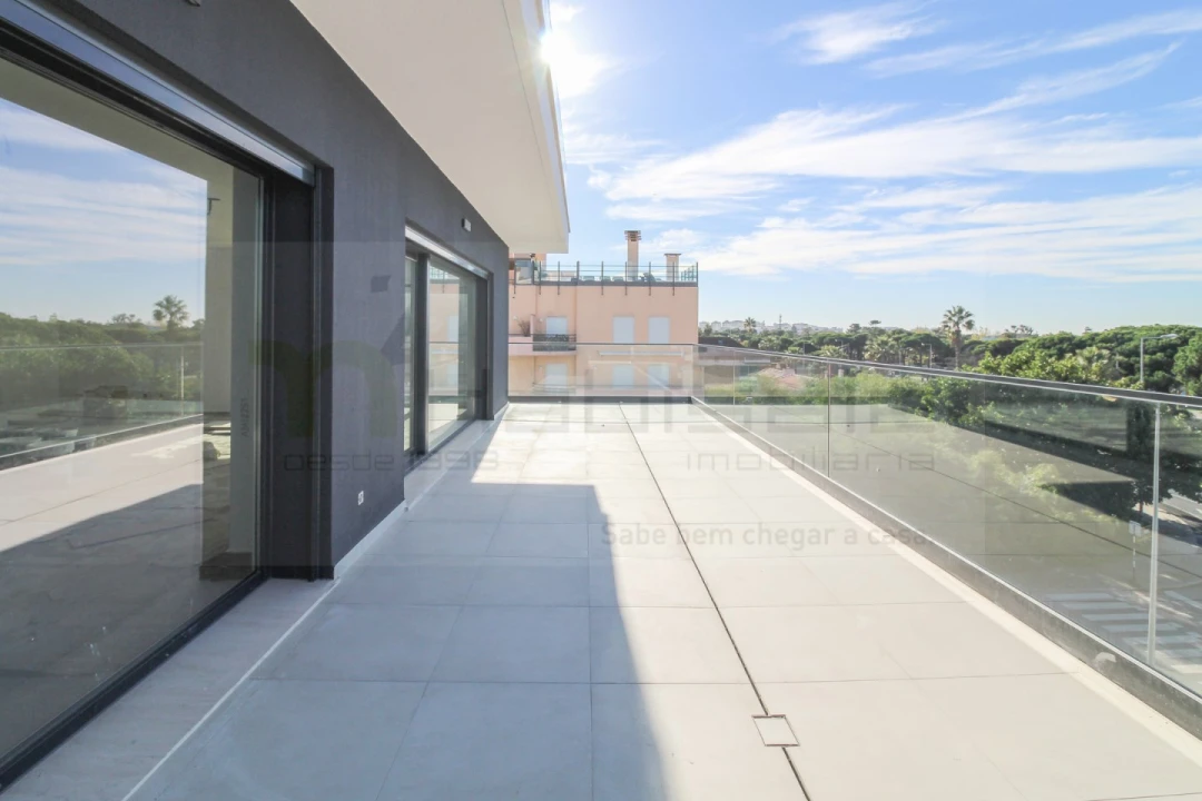 Apartamento T3 para Venda em Costa da Caparica Foto 31