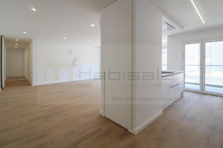 Apartamento T3 para Venda em Costa da Caparica Foto 2