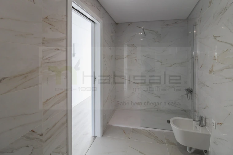 Apartamento T2 para Venda em Corroios Foto 13