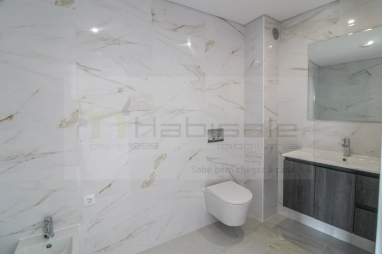 Apartamento T2 para Venda em Corroios Foto 15