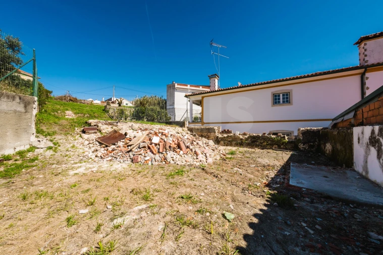 Moradia T2 para Venda em Coz, Alpedriz e Montes Foto 12