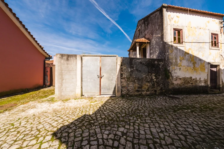 Moradia T2 para Venda em Coz, Alpedriz e Montes Foto 3