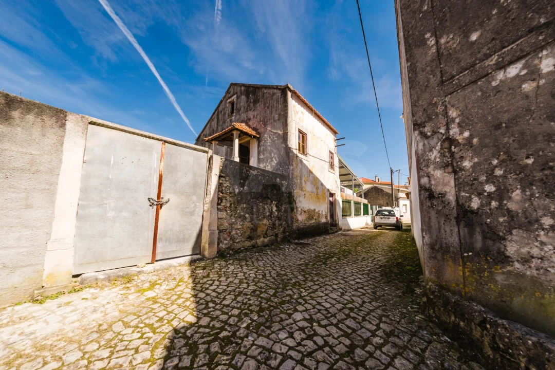 Moradia T3 para Venda em Coz, Alpedriz e Montes Foto 1