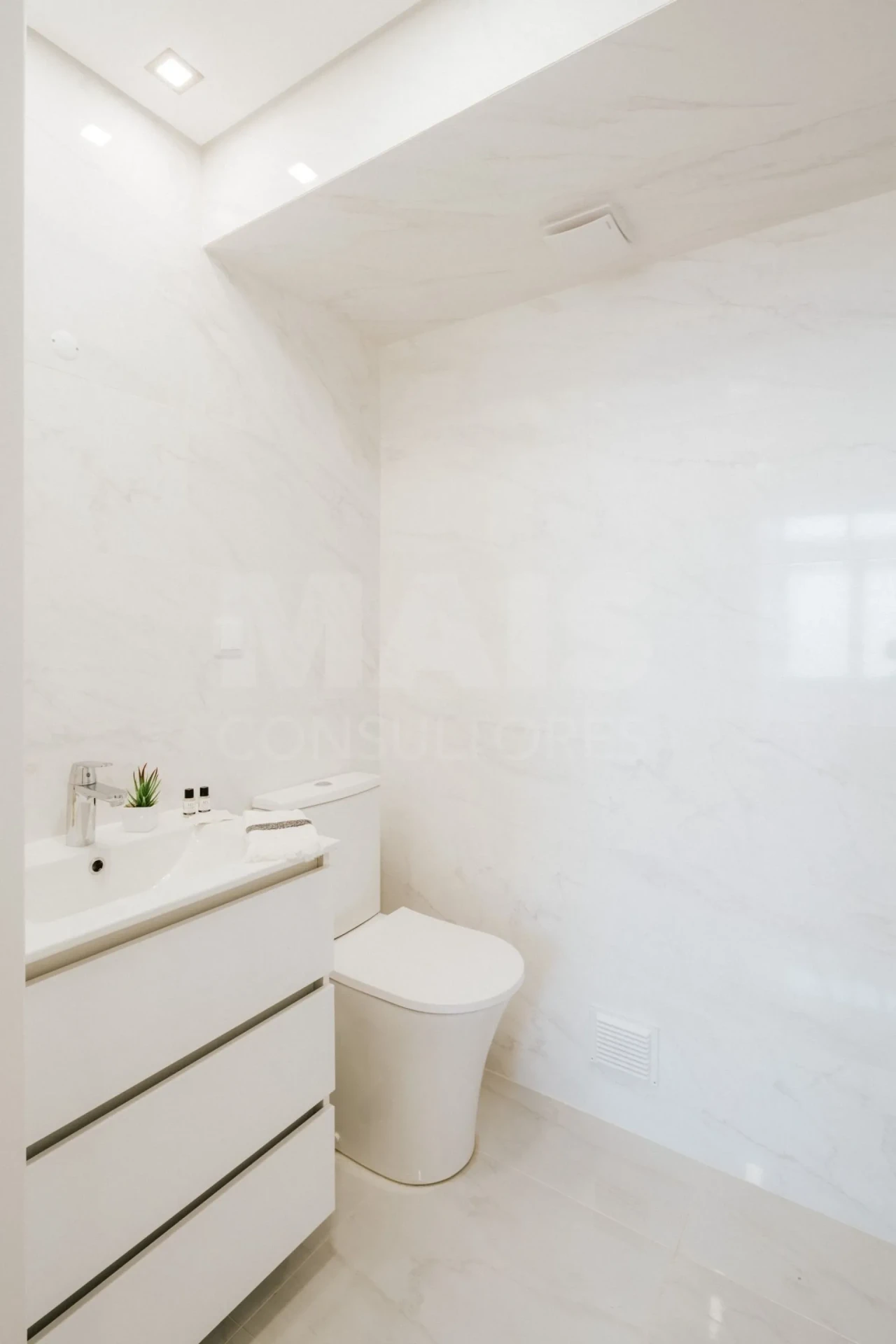 Apartamento T3 para Venda em Benfica Foto 5