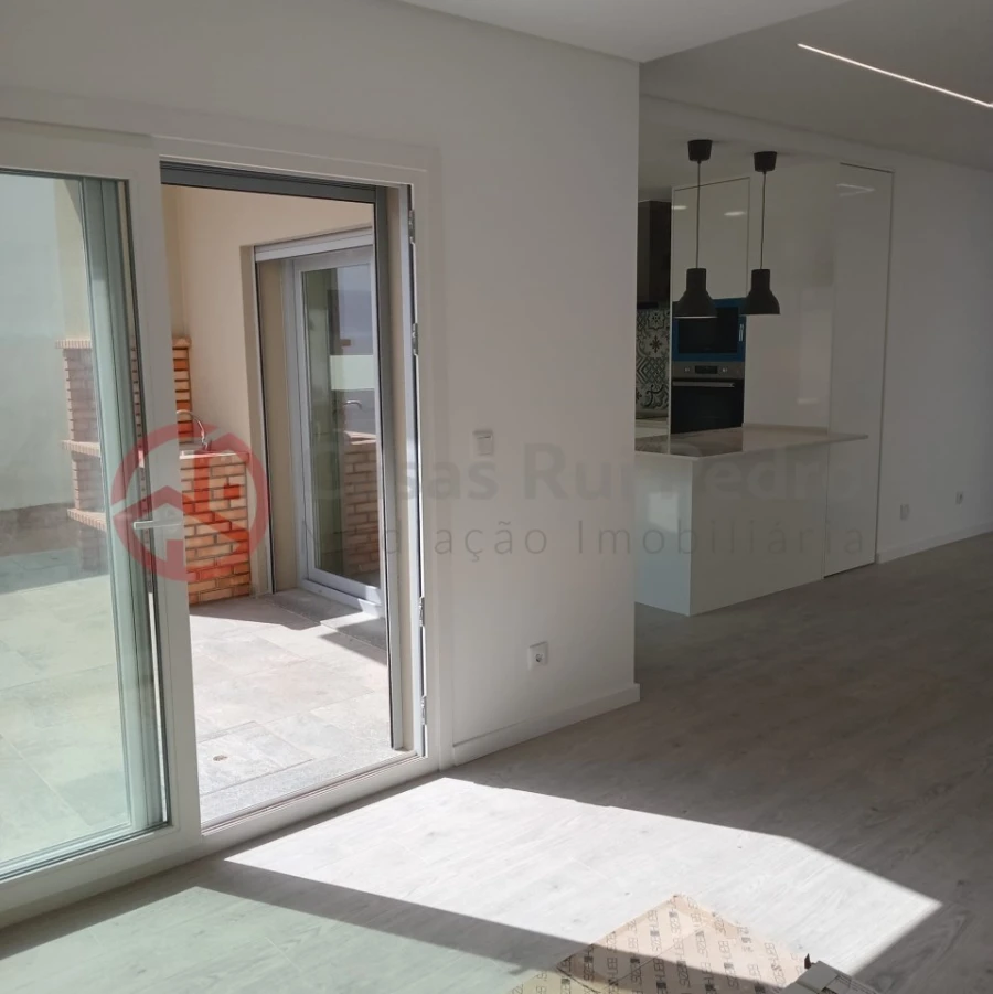 Moradia T3 para Venda em Fernao Ferro Foto 9