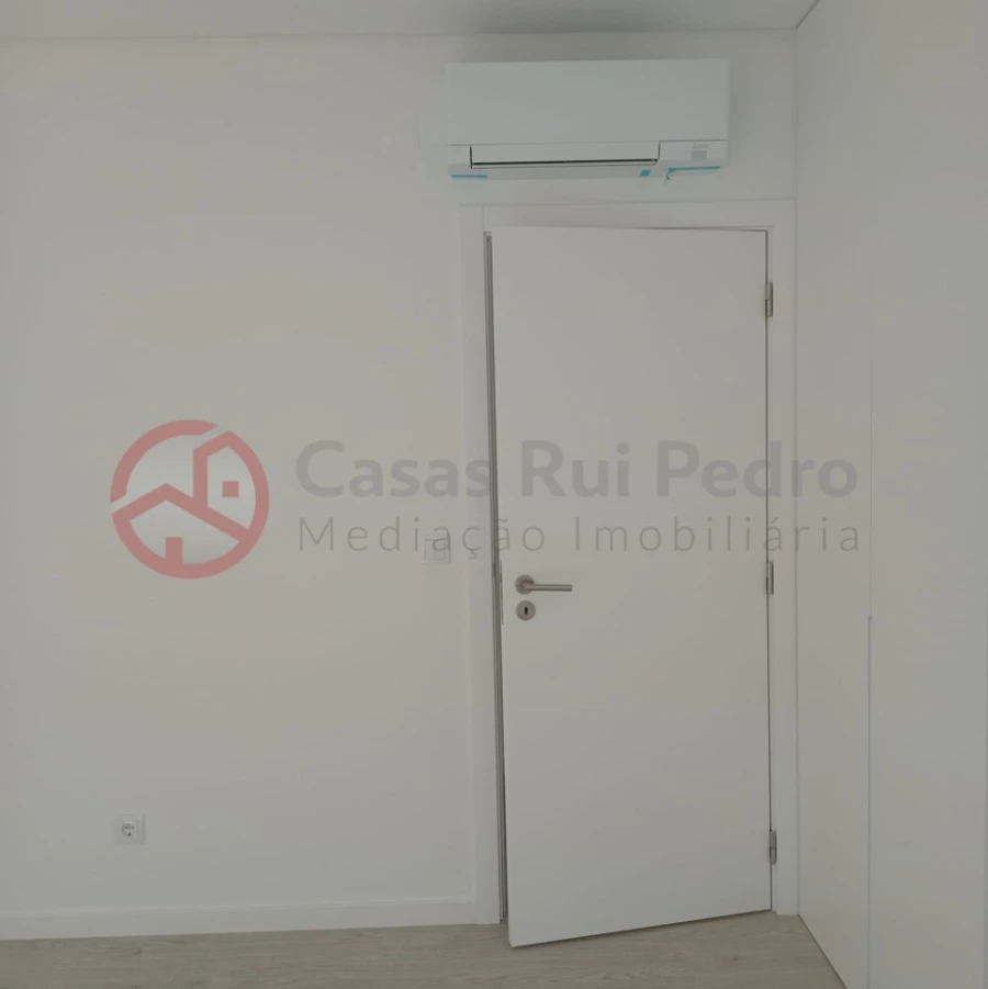 Moradia T3 para Venda em Fernao Ferro Foto 16