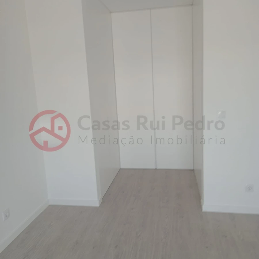 Moradia T3 para Venda em Fernao Ferro Foto 25