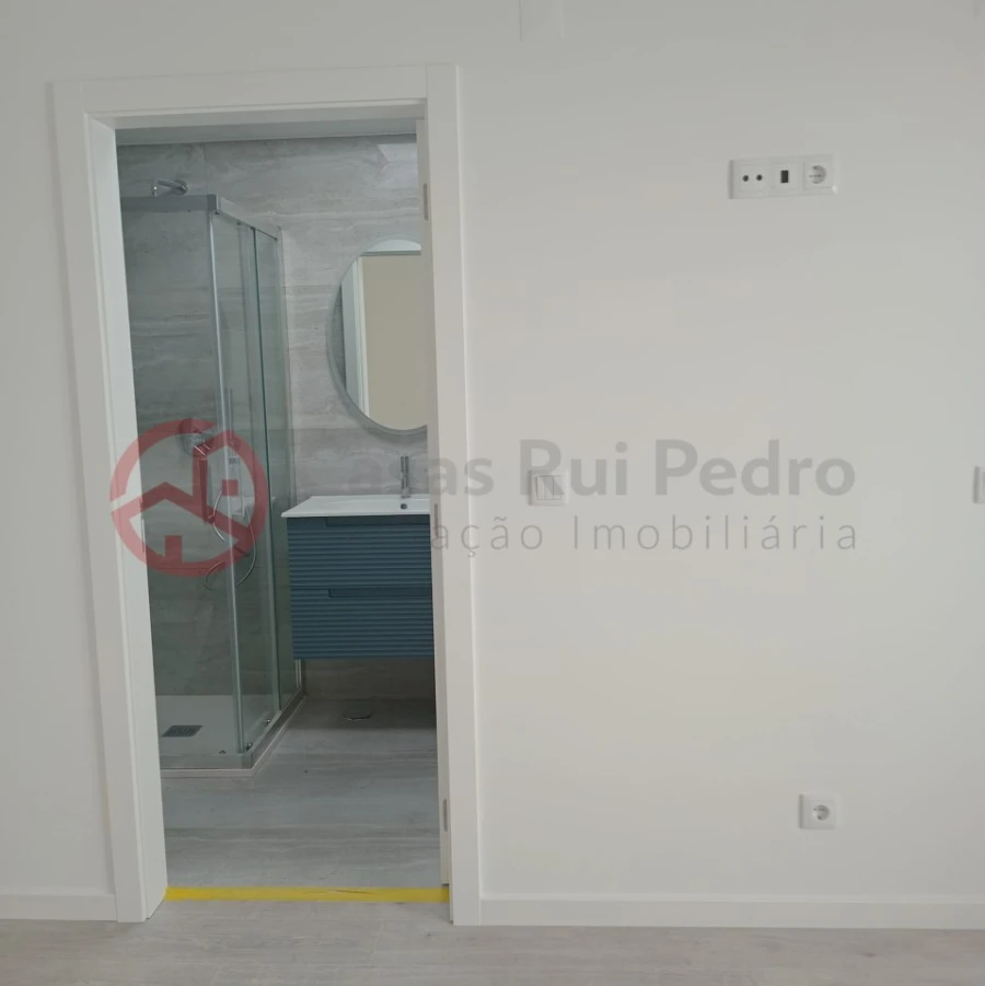 Moradia T3 para Venda em Fernao Ferro Foto 29