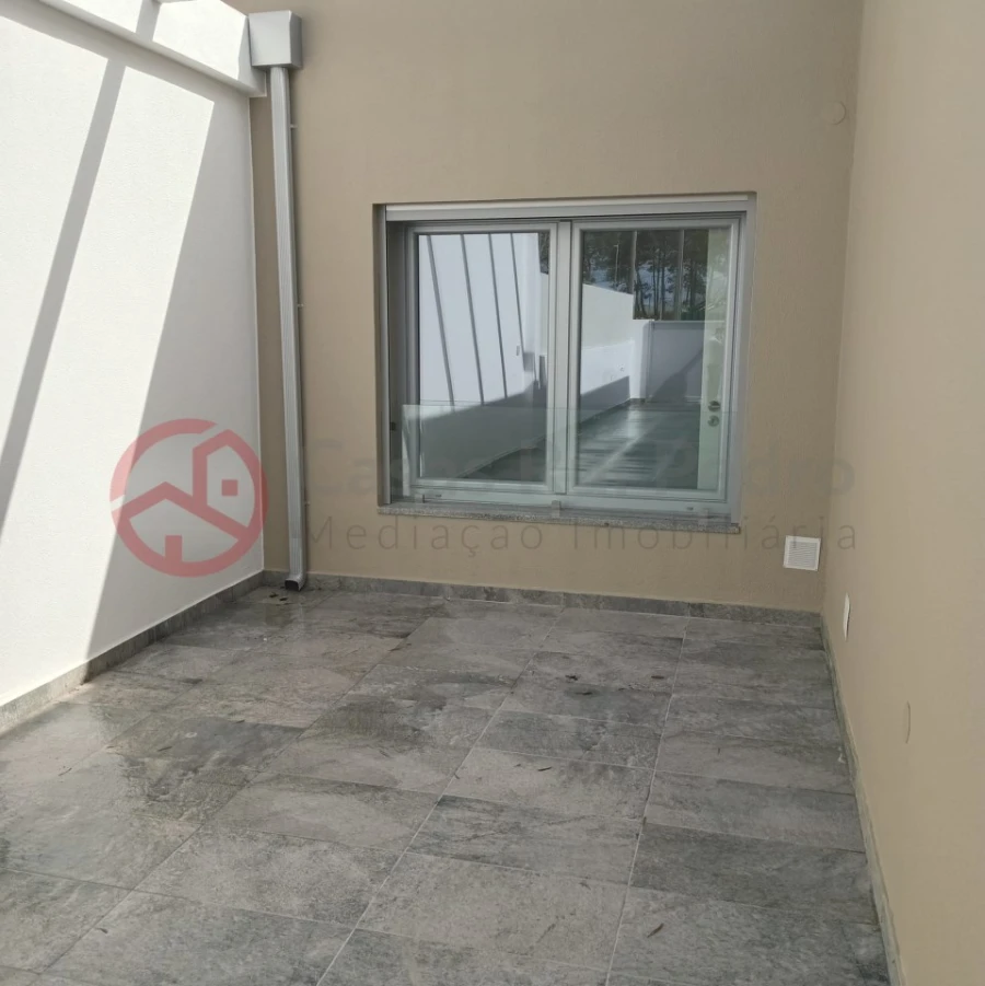 Moradia T3 para Venda em Fernao Ferro Foto 33