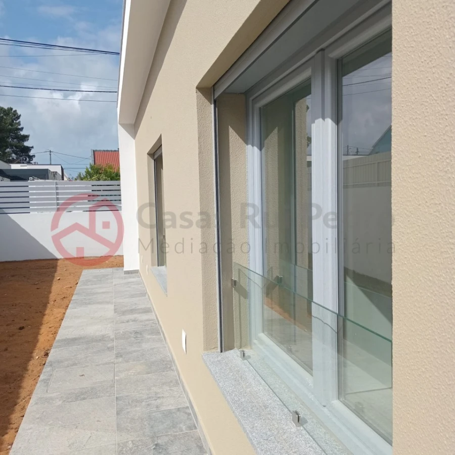 Moradia T3 para Venda em Fernao Ferro Foto 38