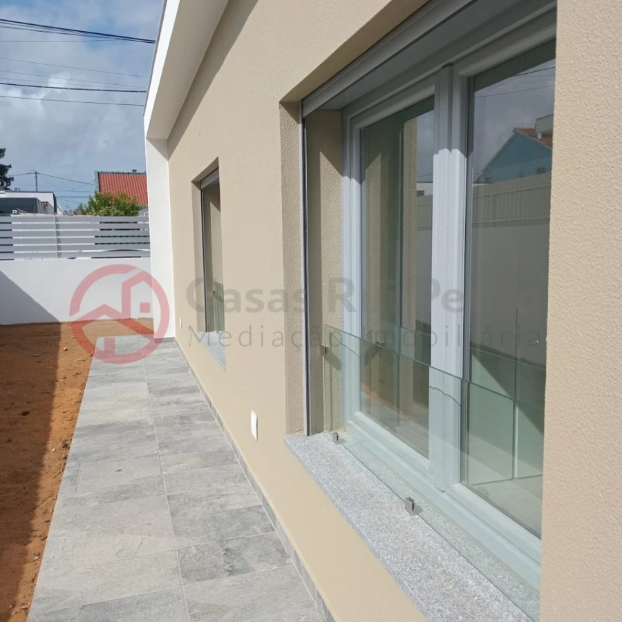 Moradia T3 para Venda em Fernao Ferro Foto 39