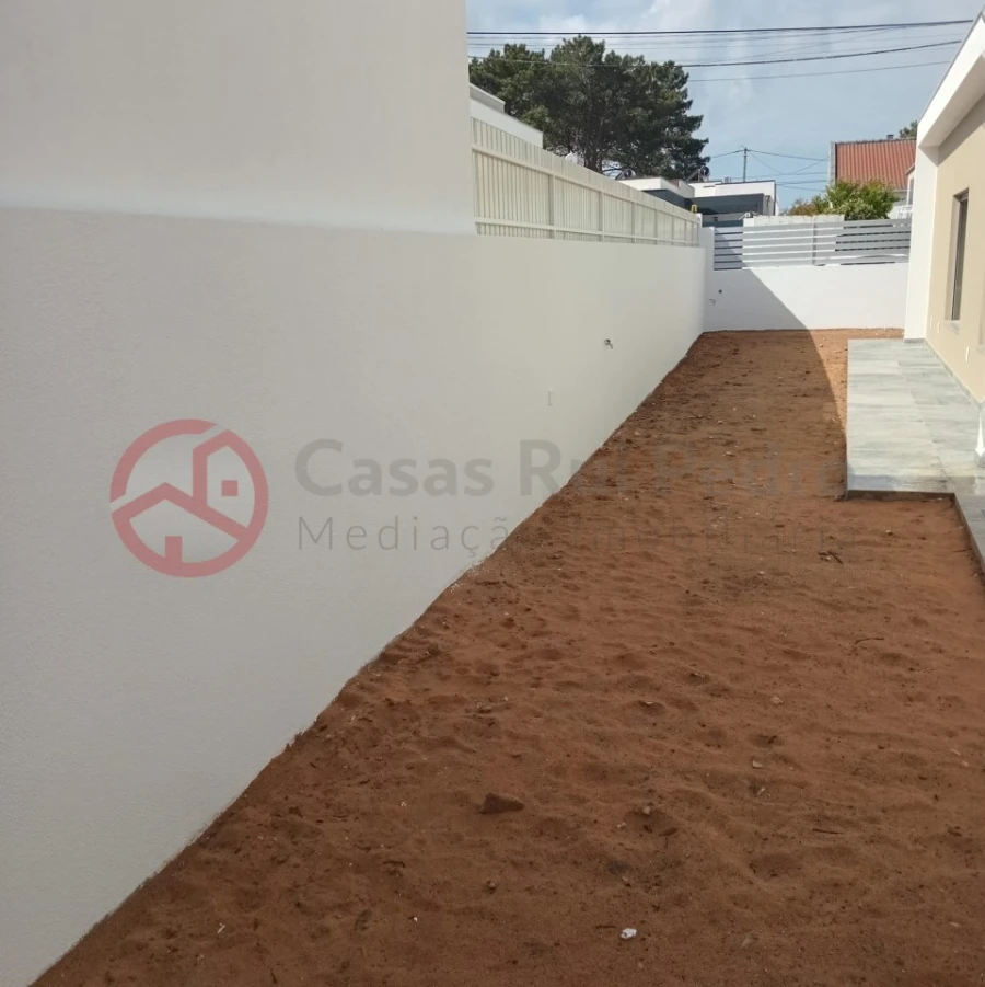 Moradia T3 para Venda em Fernao Ferro Foto 40