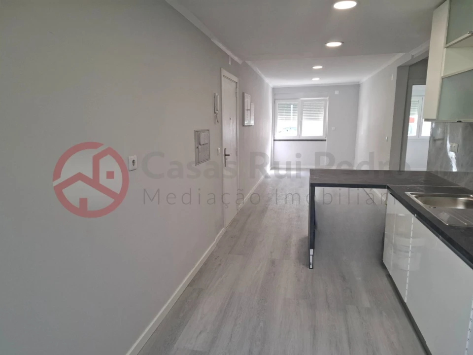 Apartamento T2 para Venda em Benfica Foto 9