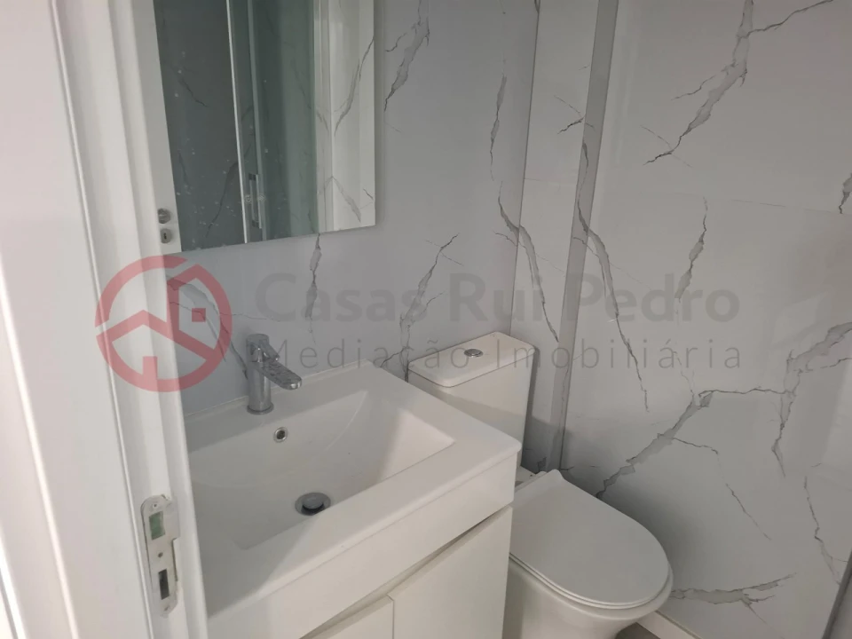 Apartamento T2 para Venda em Benfica Foto 13