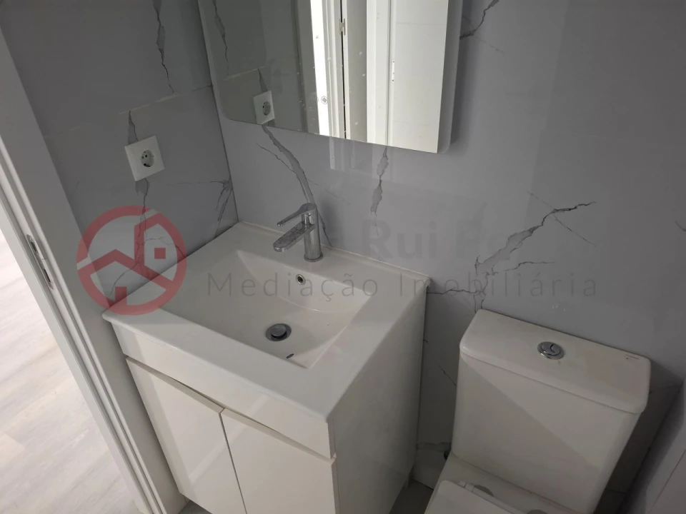 Apartamento T2 para Venda em Benfica Foto 14