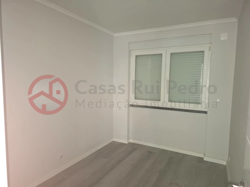 Apartamento T2 para Venda em Benfica Foto 19
