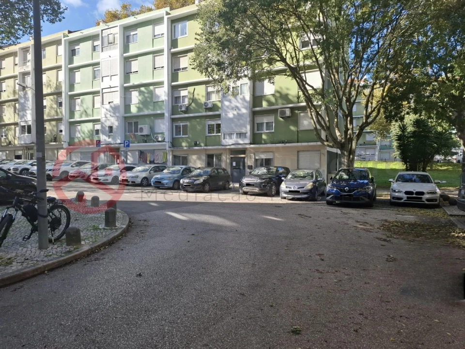 Apartamento T2 para Venda em Benfica Foto 27