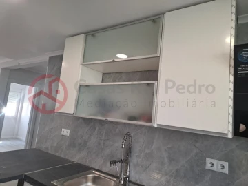Apartamento T2 para Venda em Benfica