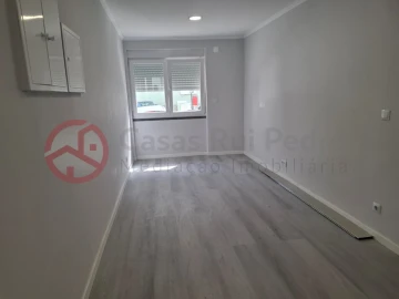 Apartamento T2 para Venda em Benfica